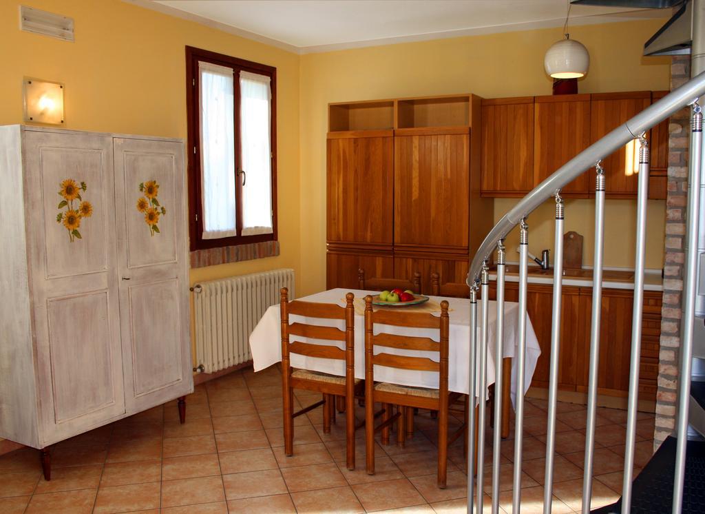 Agriturismo Corte Ponte Dei Tedeschi Guest House Ostiglia Room photo